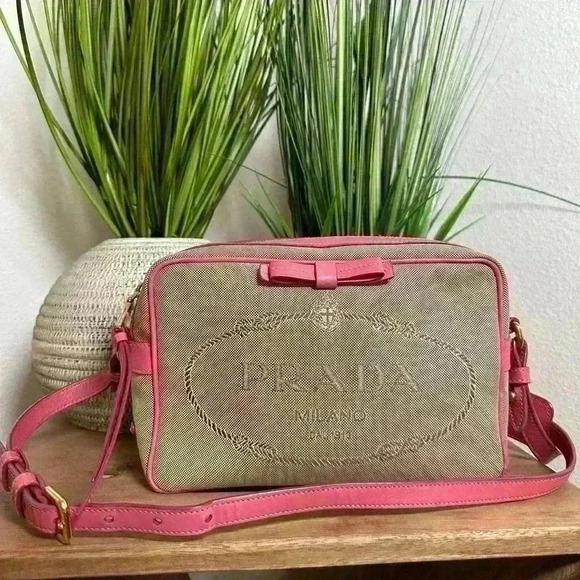 Authentic PRADA PINK JACQUARD CANVAS LOGO
CAMERA BAG - Picture 3 of 15